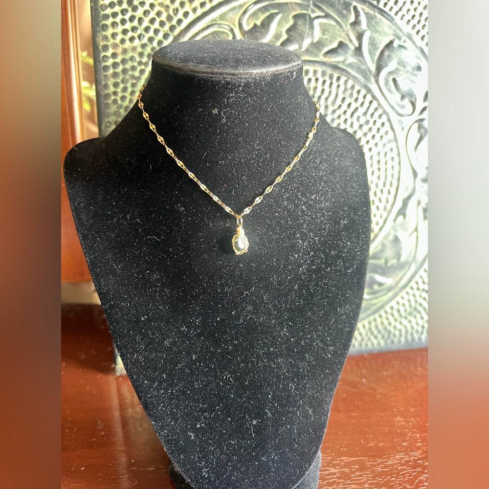Deep Green Gemstone Choker on Sparkly Gold Chain — 14" Fit - Picture 3 of 17
